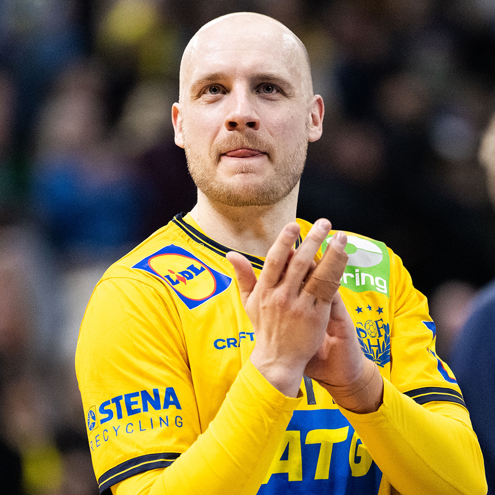 11 Daniel Pettersson