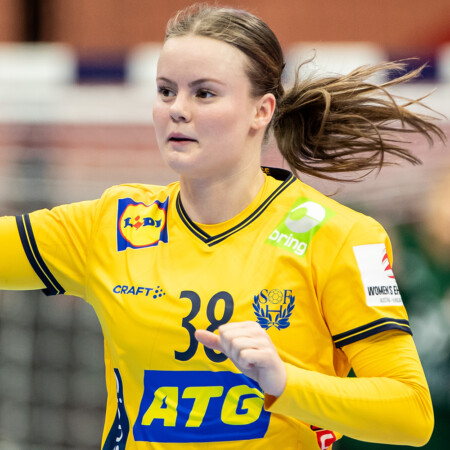 38 Elin Hansson