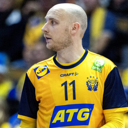 11 Daniel Pettersson