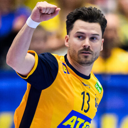 13 Sebastian Karlsson