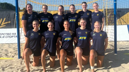 Damlandslaget är tillbaka på den stora beachhandbollsscenen