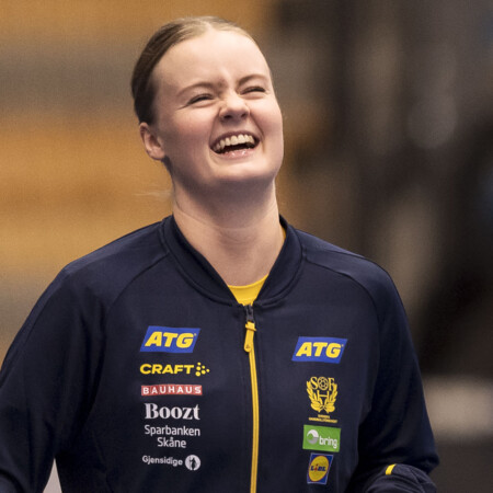 38 Elin Hansson