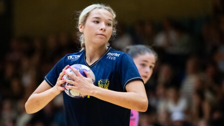 EM-truppen presenterad för U17-damerna