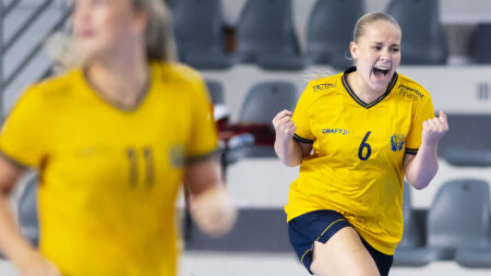 Fyra debutanter när U18-damerna åker till VM