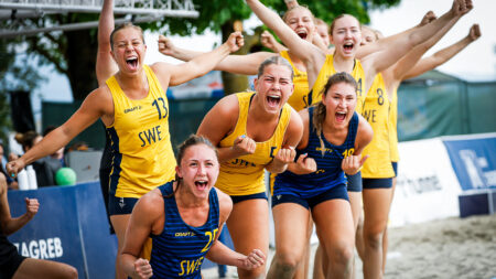 U17-damerna klara för huvudrundan